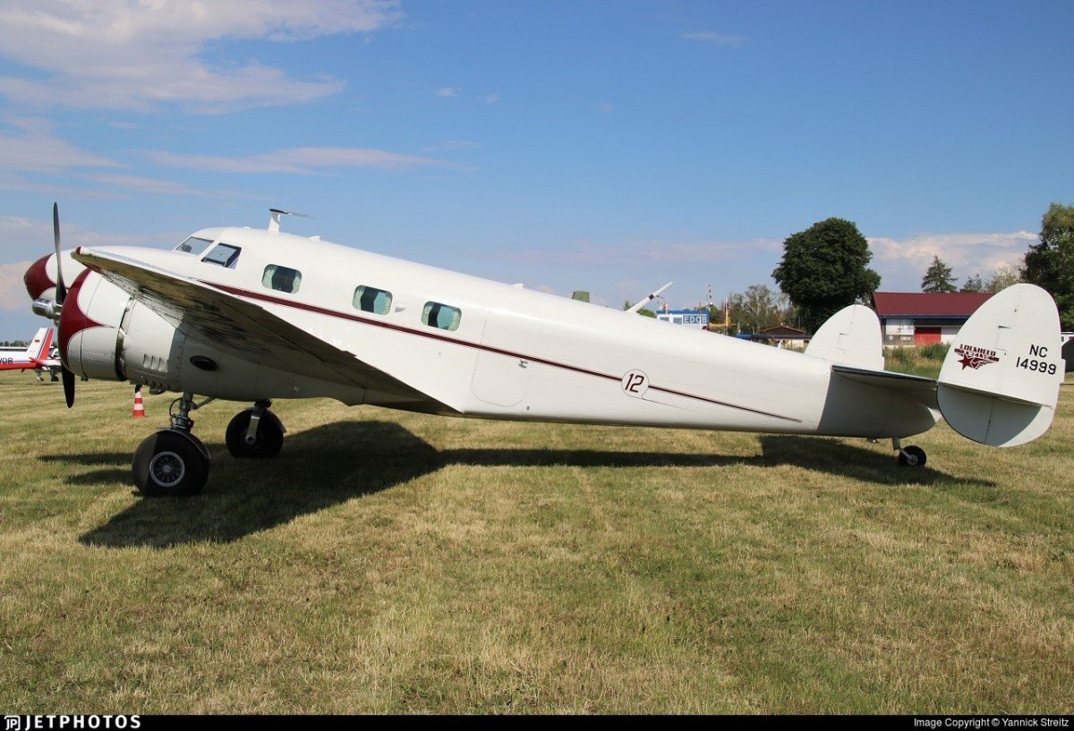 Приватный самолет