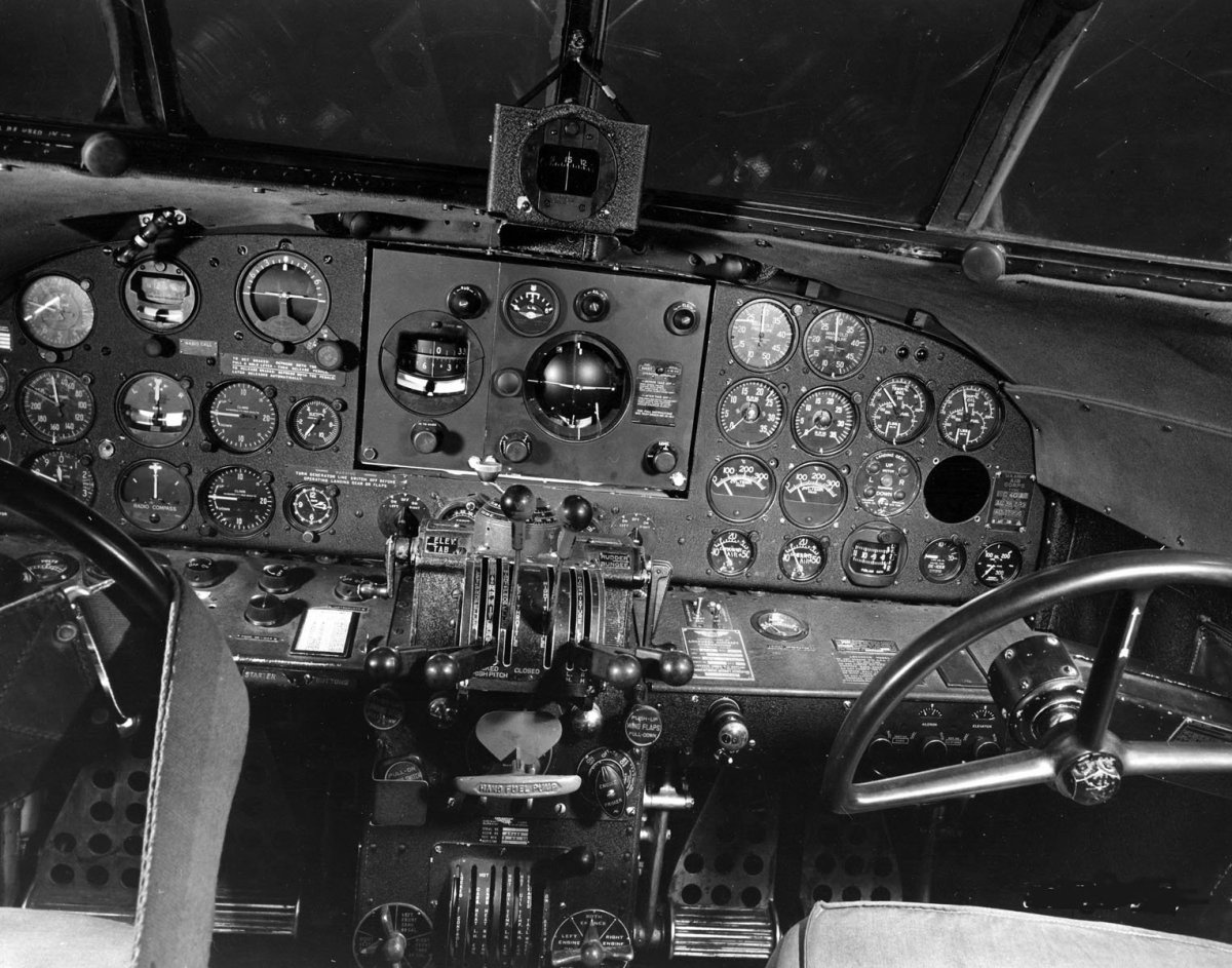 Lockheed l-10 Electra Cockpit