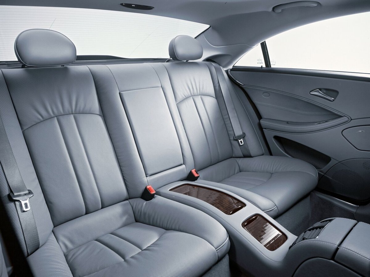 Mercedes CLS 2004 салон