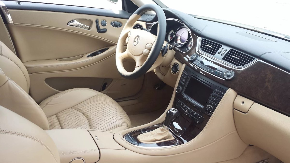Мерседес CLS 55 AMG салон