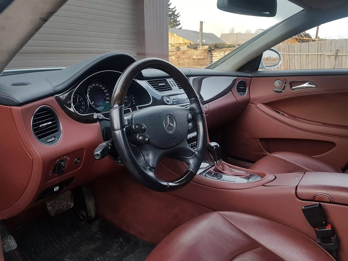 Mercedes Benz CLS 55 AMG w219 салон