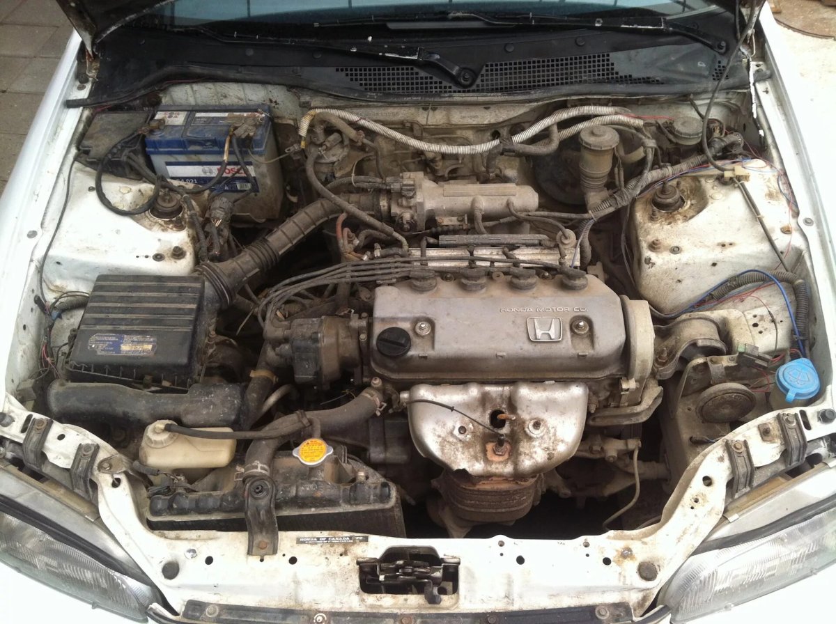 Подкапотное пространство Honda Civic ek3