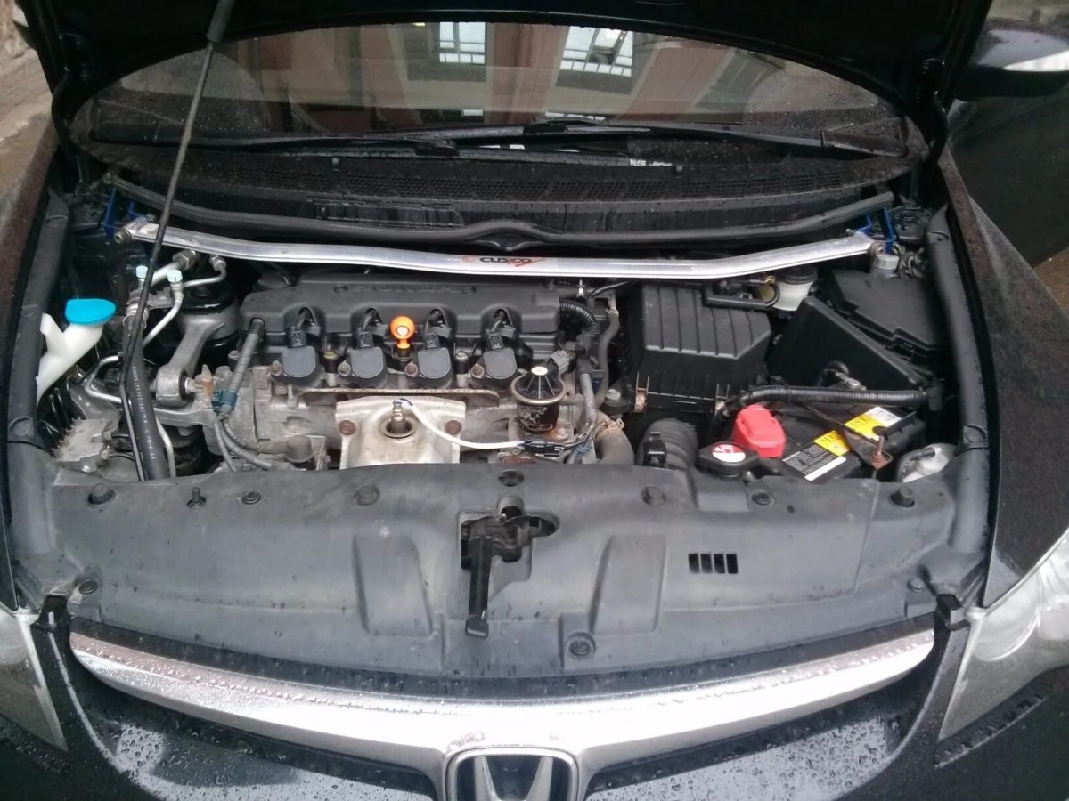 Honda Civic 2008 под капотом
