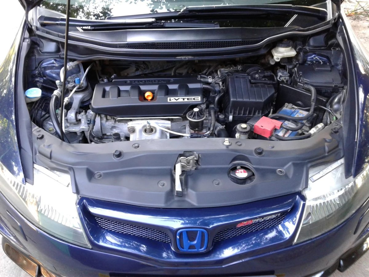 Хонда Цивик 2008 под капотом