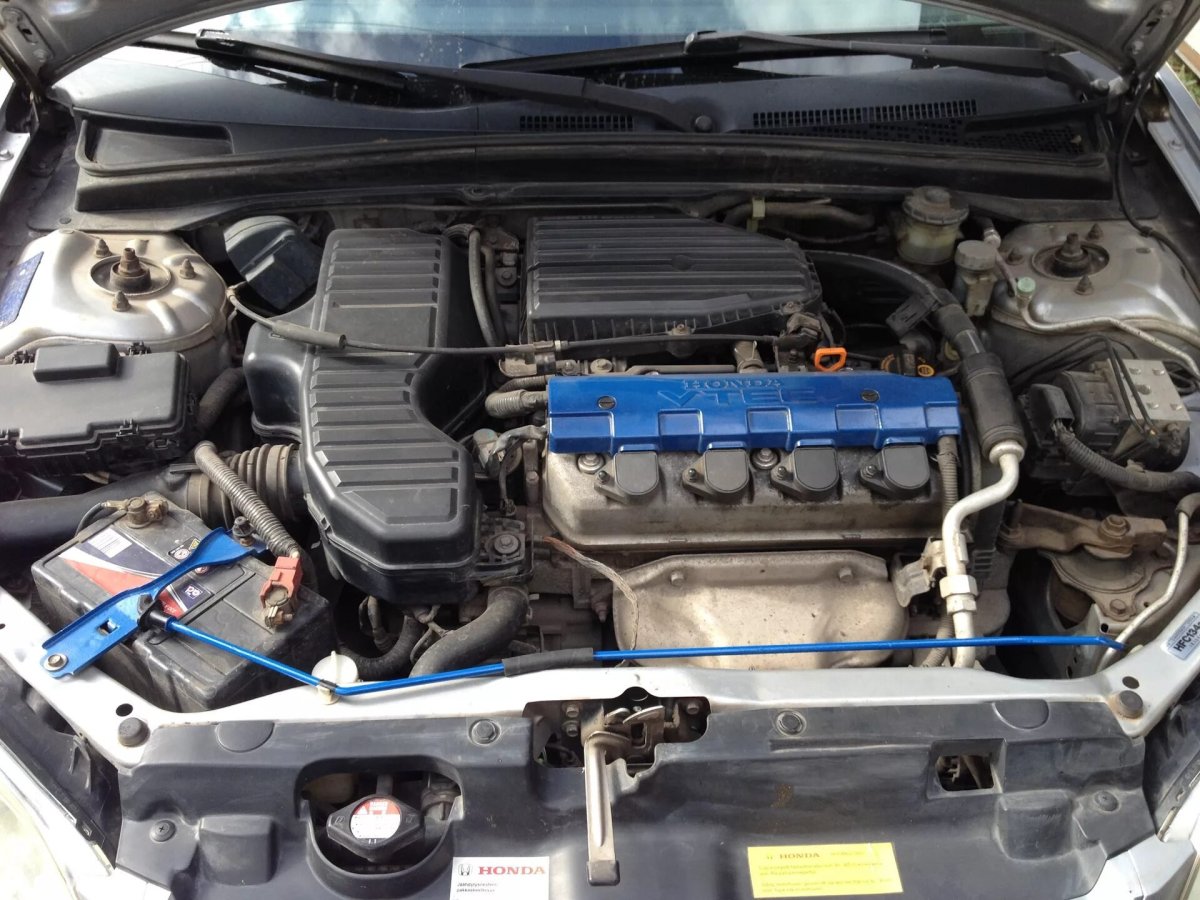 Civic 7 es держатель капота