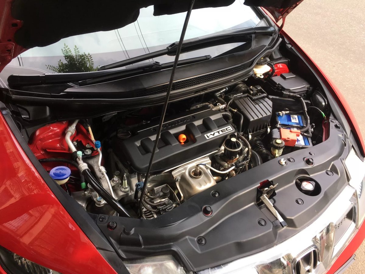 Подкапотка Honda Civic 5d