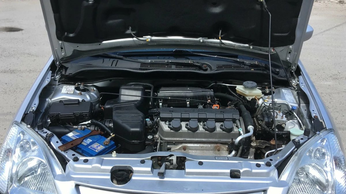 Honda Civic 2003 под капотом
