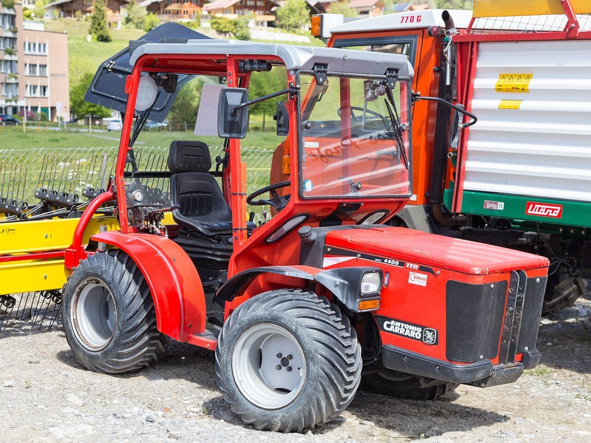 Трактор Antonio Carraro 4400 HST