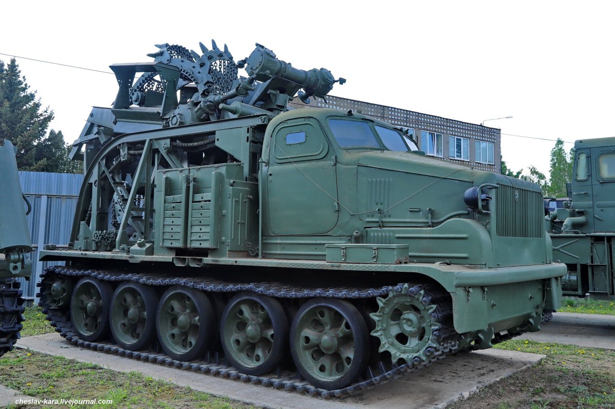 Траншейная машина БТМ-3