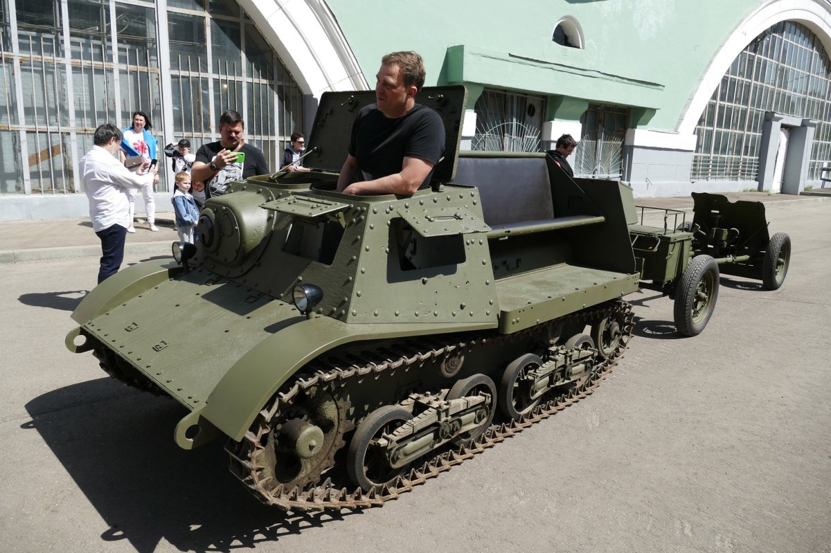 Атл артиллерийский тягач легкий