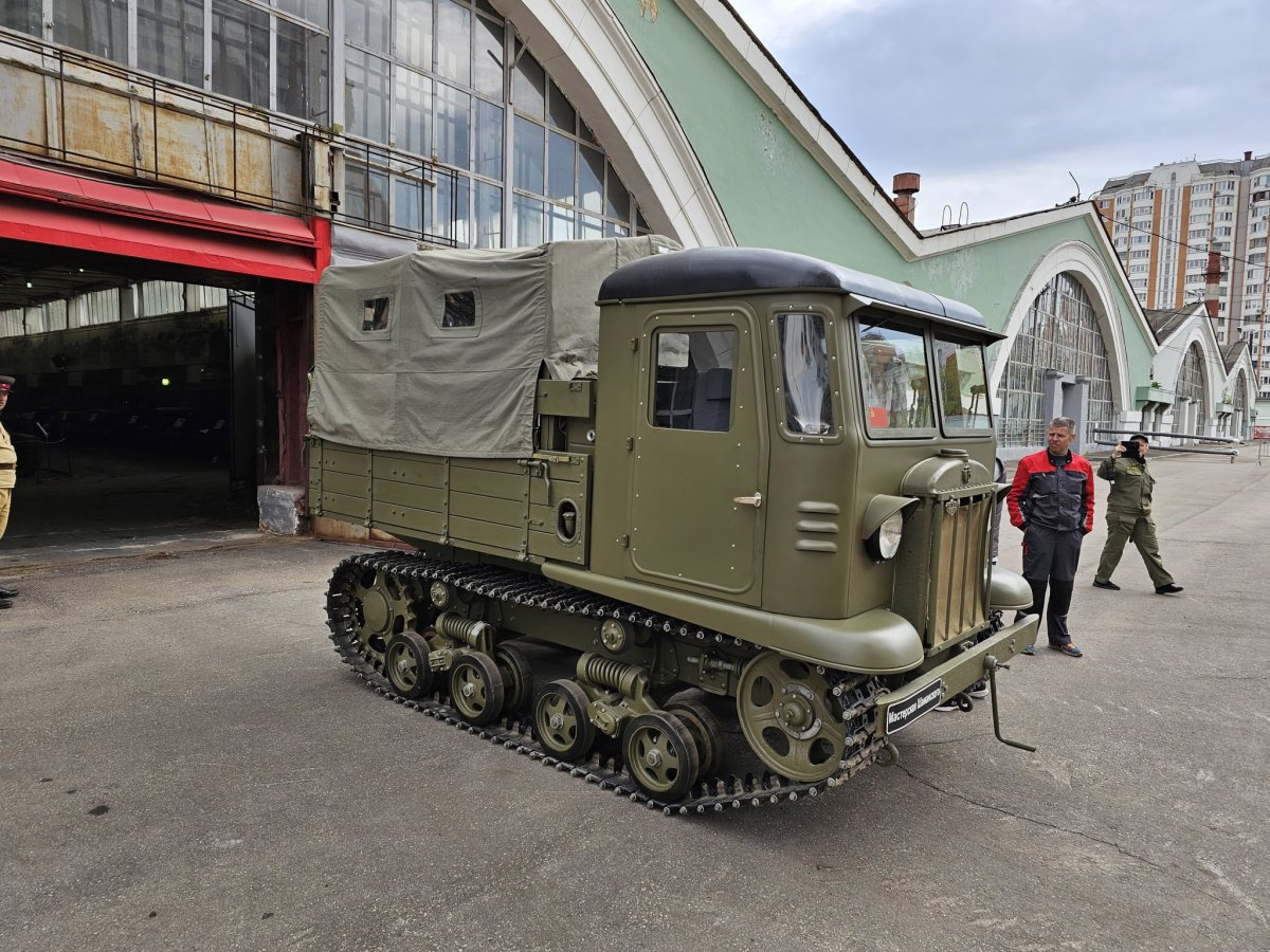 Тягач СТЗ-5 Сталинец