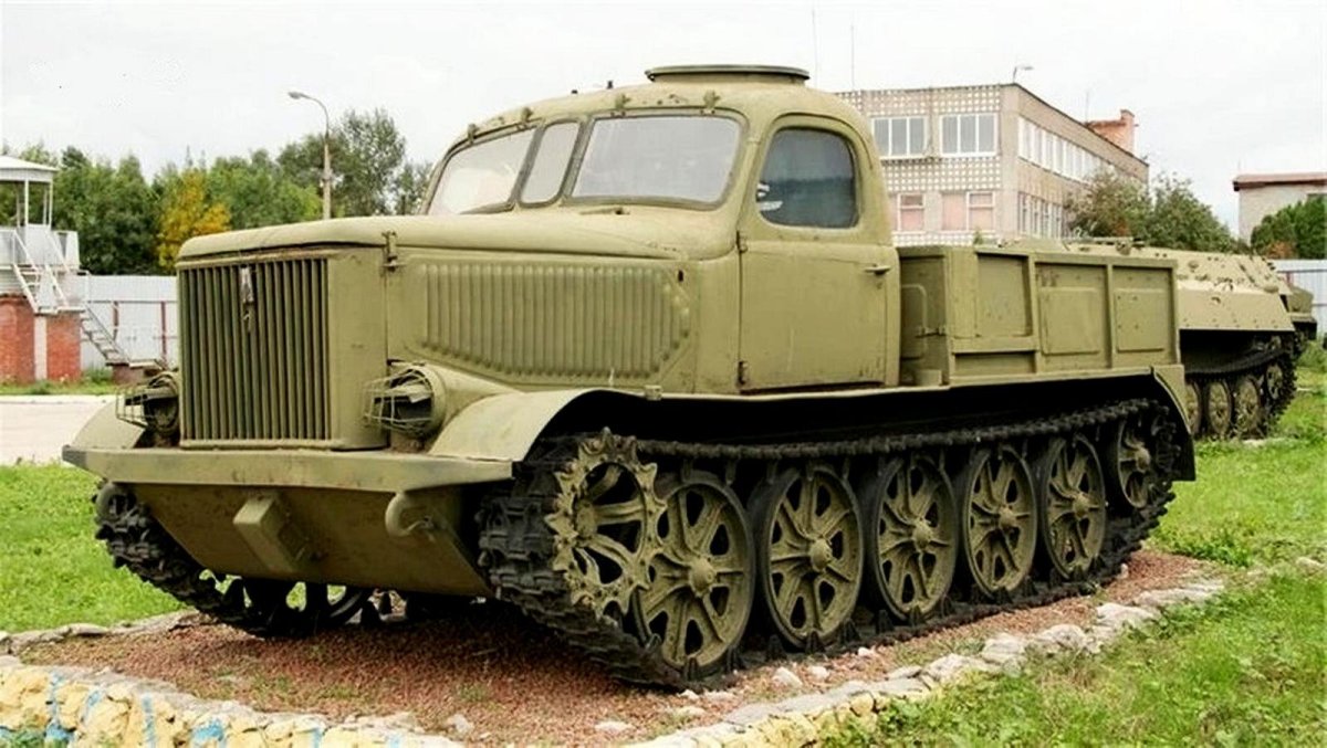 Гусеничный тягач атл-5