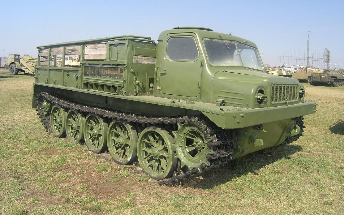 Средний артиллерийский тягач АТС-59г