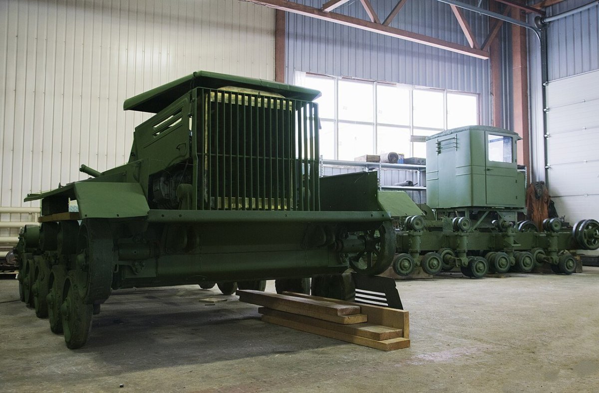 Тягач Коминтерн