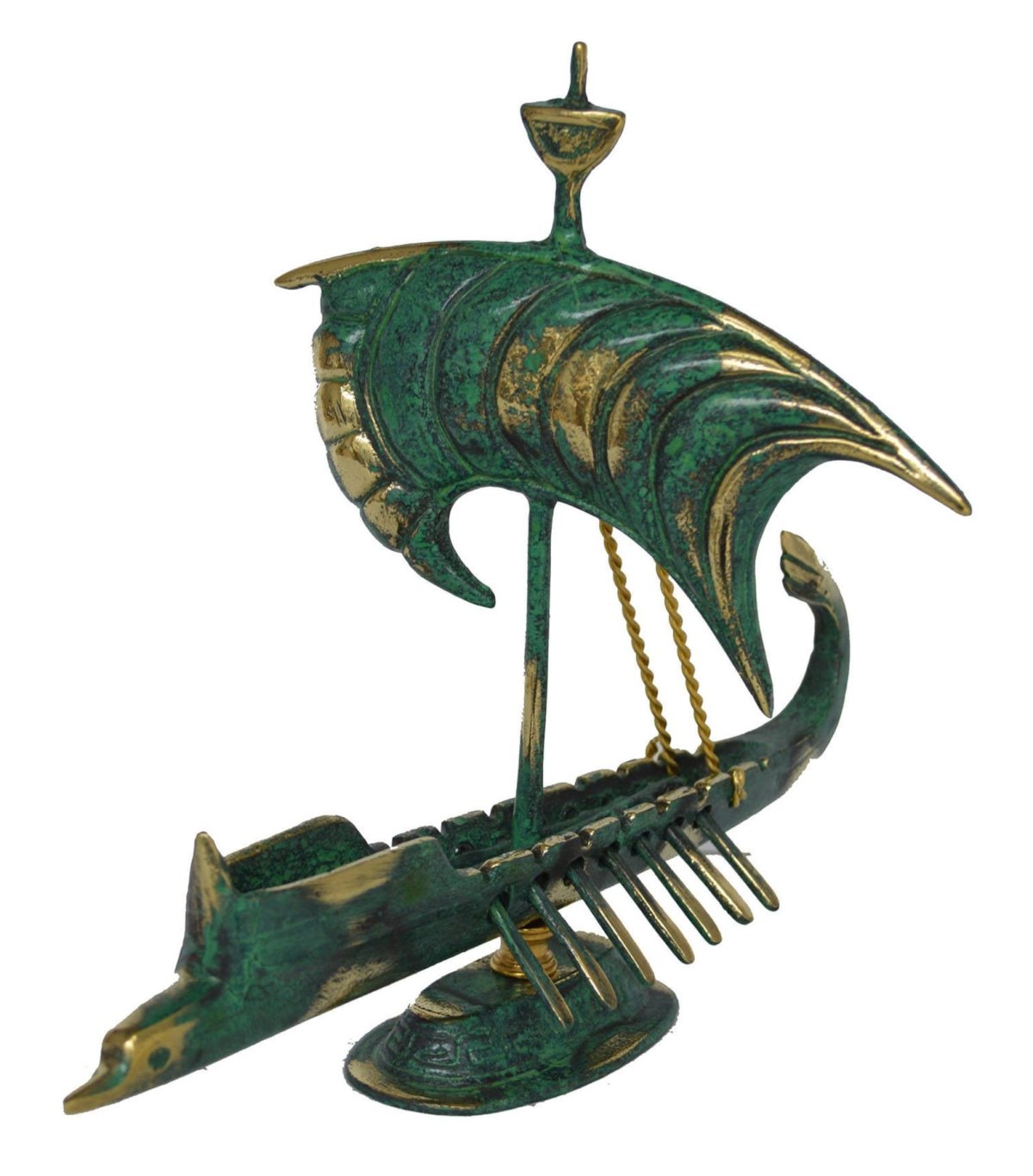 Корабль из бронзы