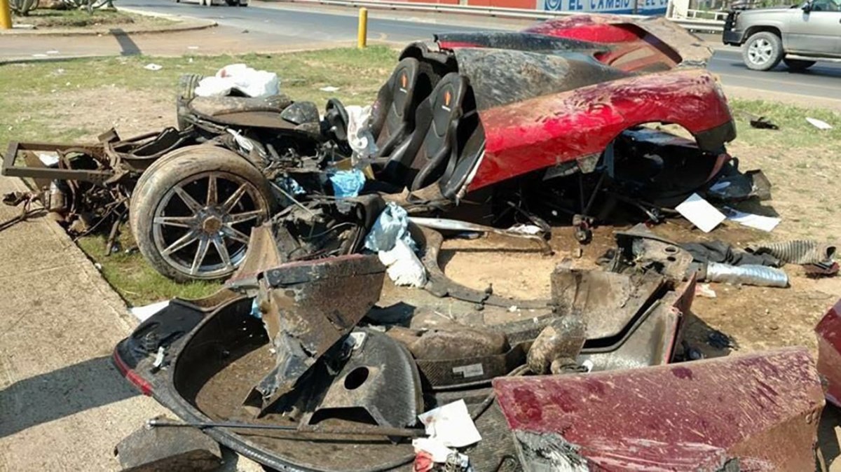 Разбитые спорткары