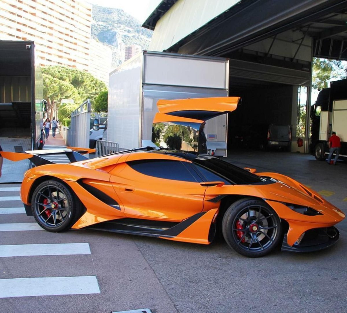 Ламборгини Аполло