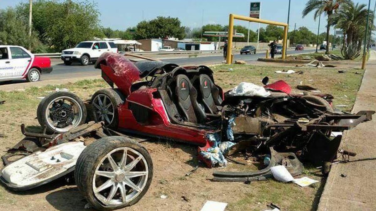 Разбитый автомобиль