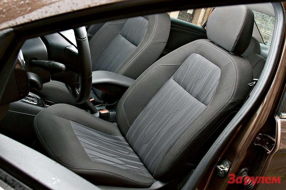 Сидения Пежо 301