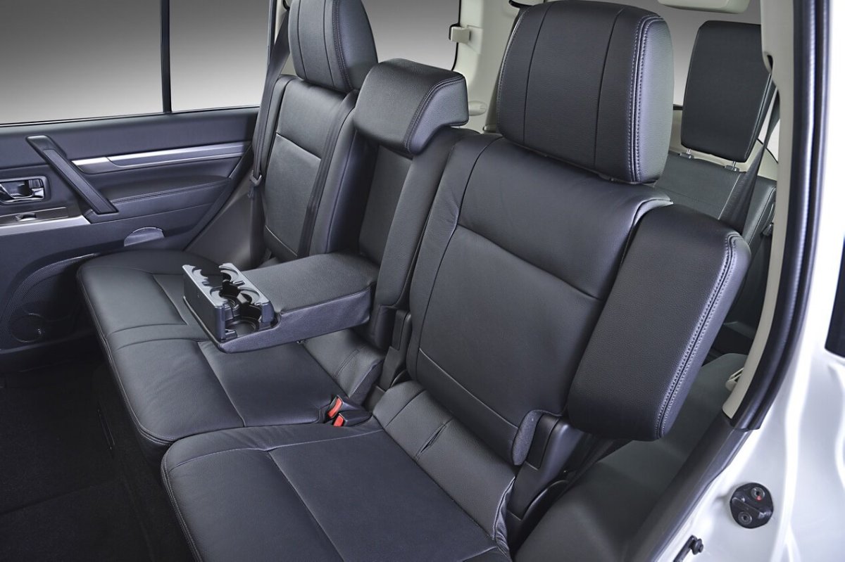 Mitsubishi Pajero IV салон