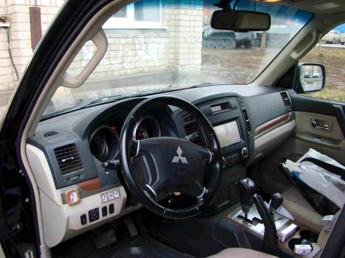 Митсубиси Паджеро 2007 салон