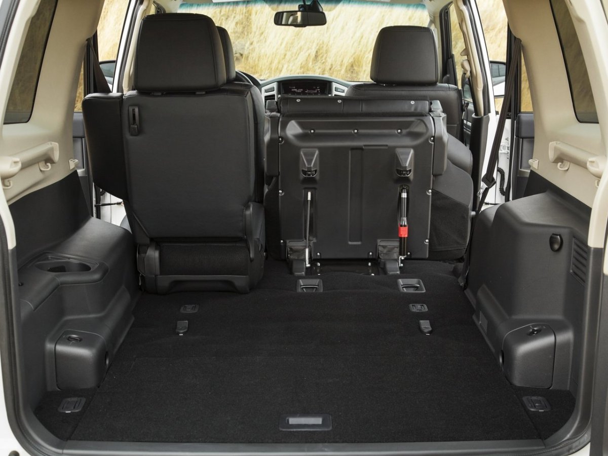 Mitsubishi Pajero 2 задний ряд