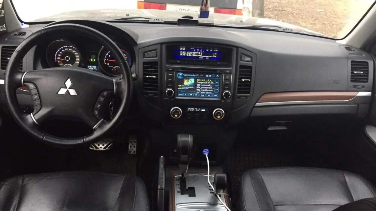 Mitsubishi Pajero 2008 салон