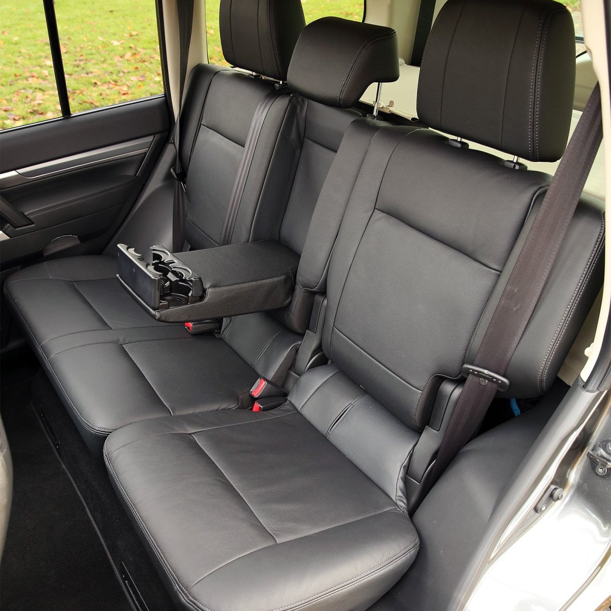 Митсубиси Паджеро 4 задние ряд