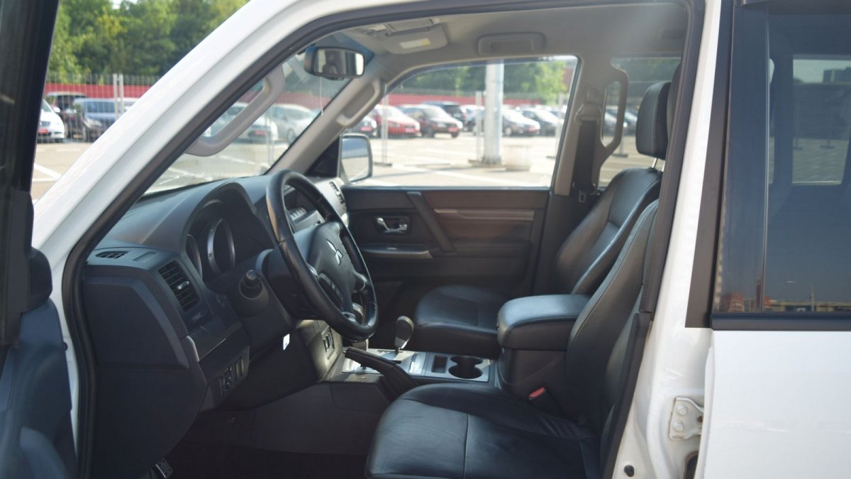 Мицубиси Паджеро 4