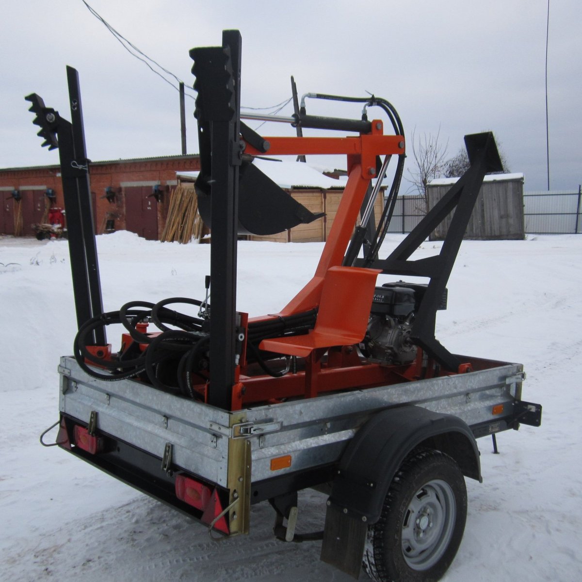 Мини экскаватор на базе прицепа