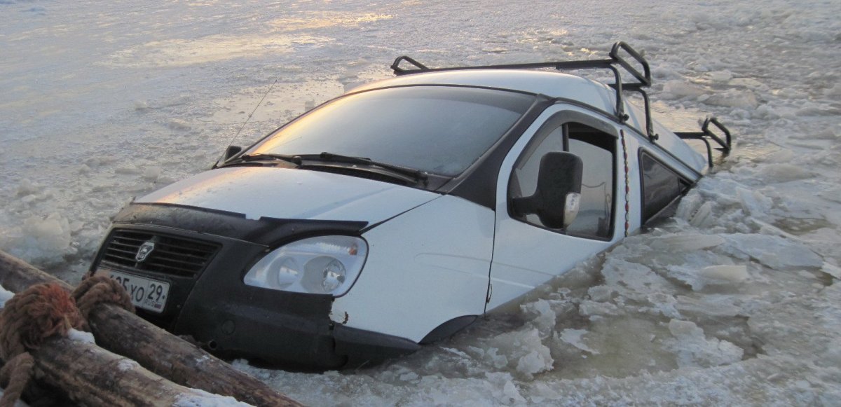 Газель в сугробе