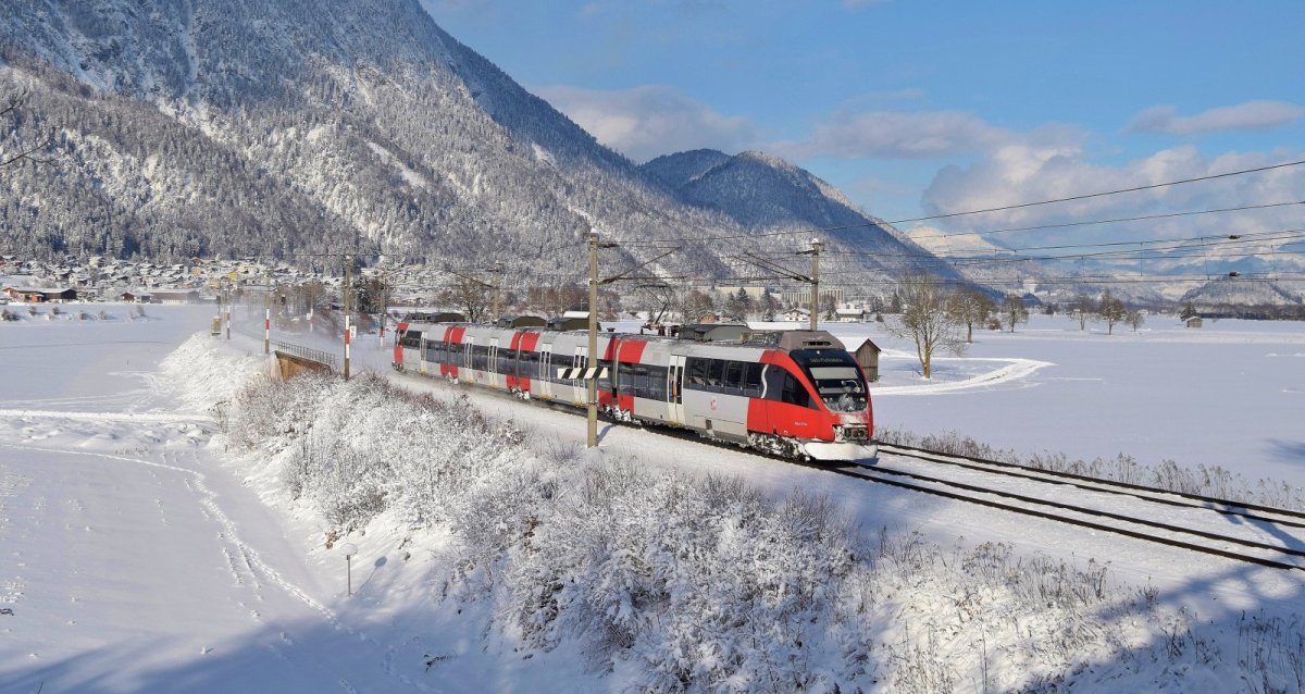 Поезд Кругобайкальская железная дорога