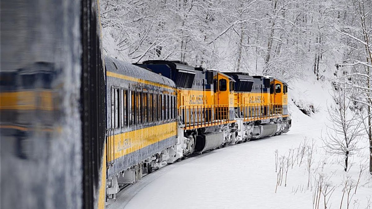 Снежный поезд