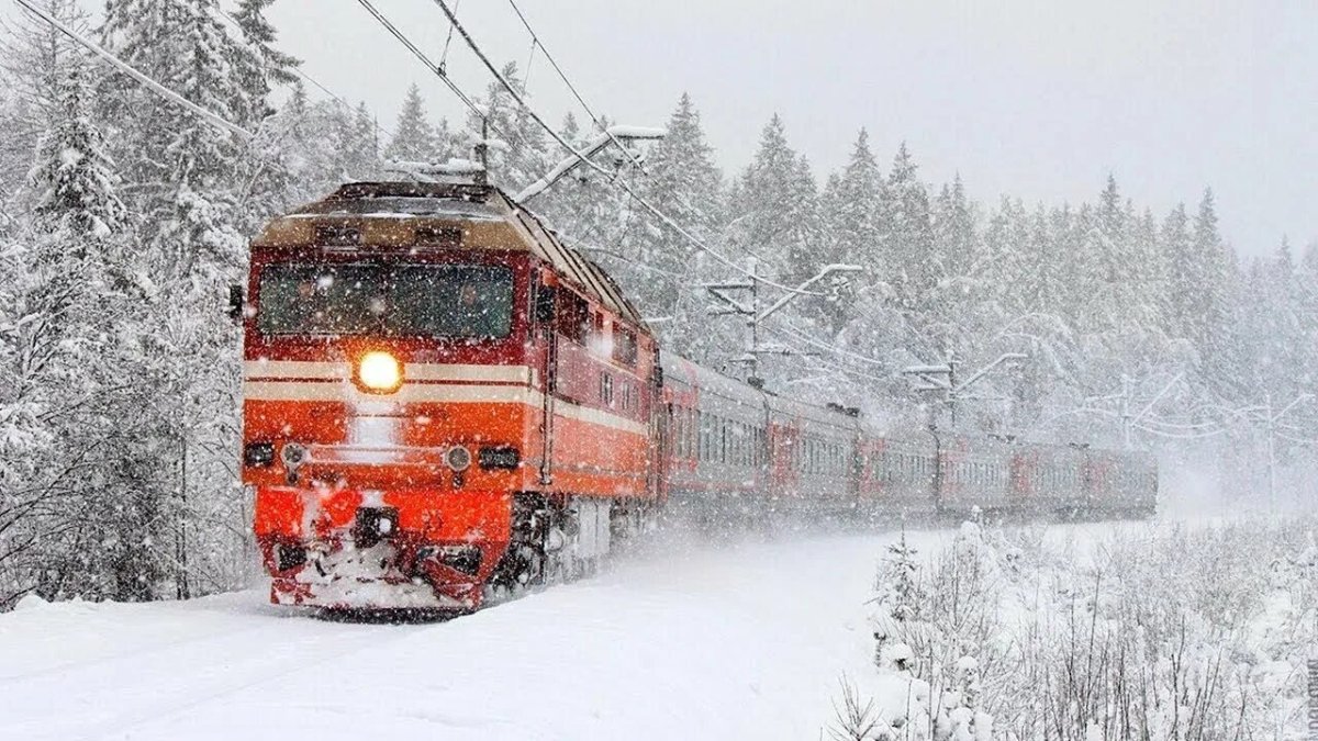 Поезд в снегу