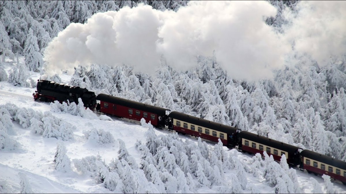 Поезд в горах