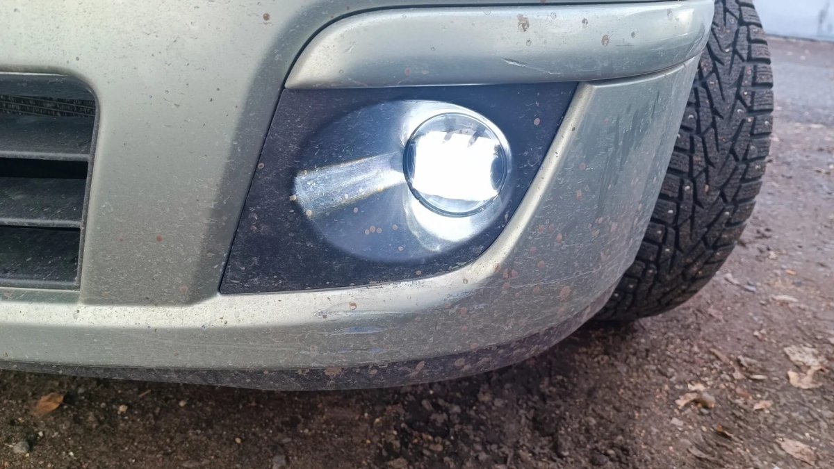 Установка туманок Nissan Tiida 1.5