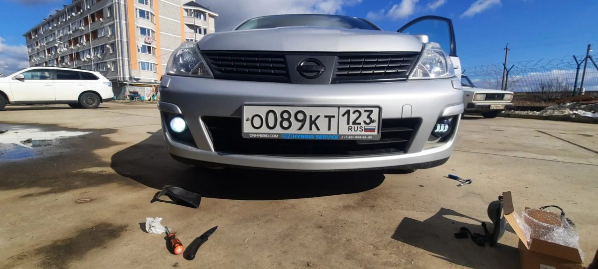 Противотуманки Ниссан Тиида