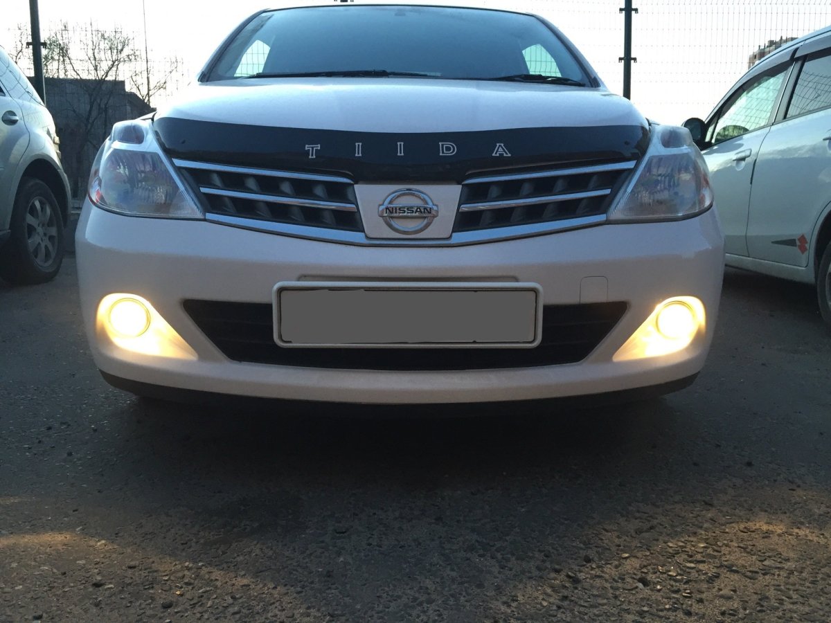 Противотуманки Nissan Tiida Latio