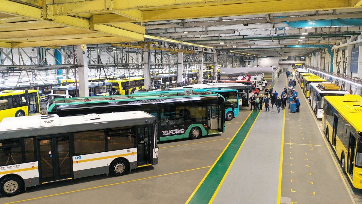 Автобус ЛИАЗ 2023