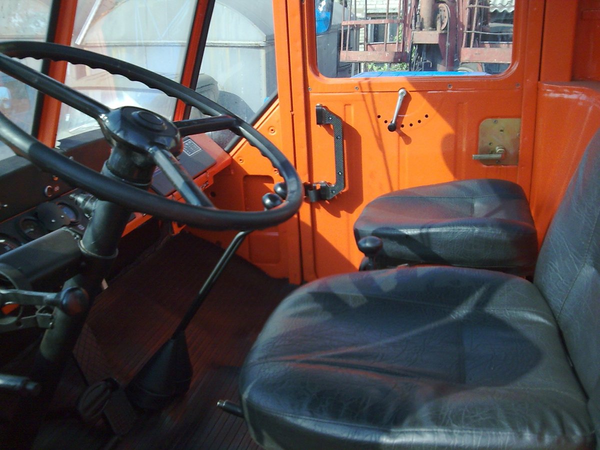 Трактор т-150 салон