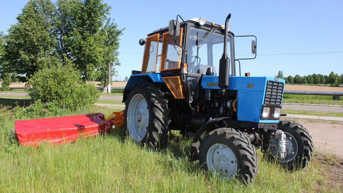 Трактор МТЗ 82 .1 С косилкой