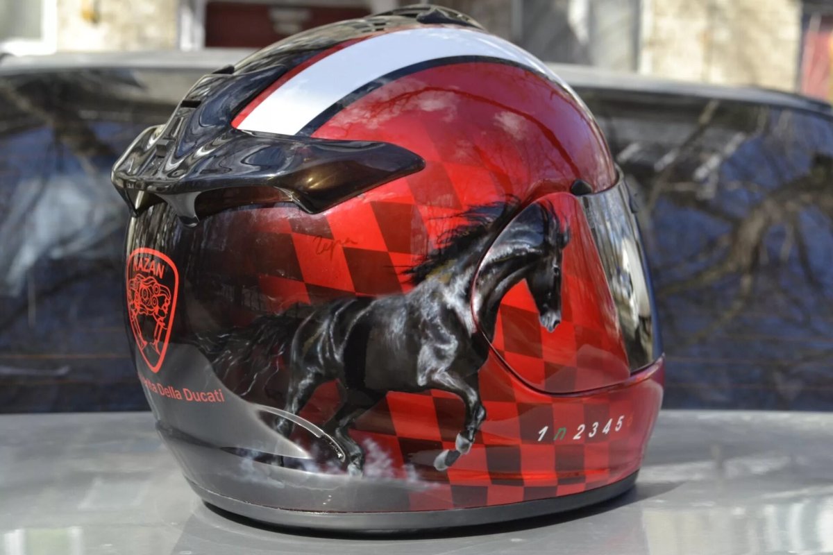 Шлем красный Ducati