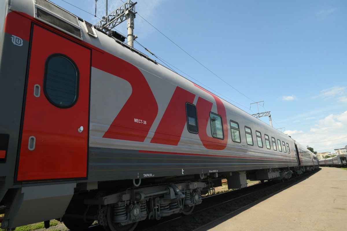 Фирменный поезд «Волгоград» 001и/002и