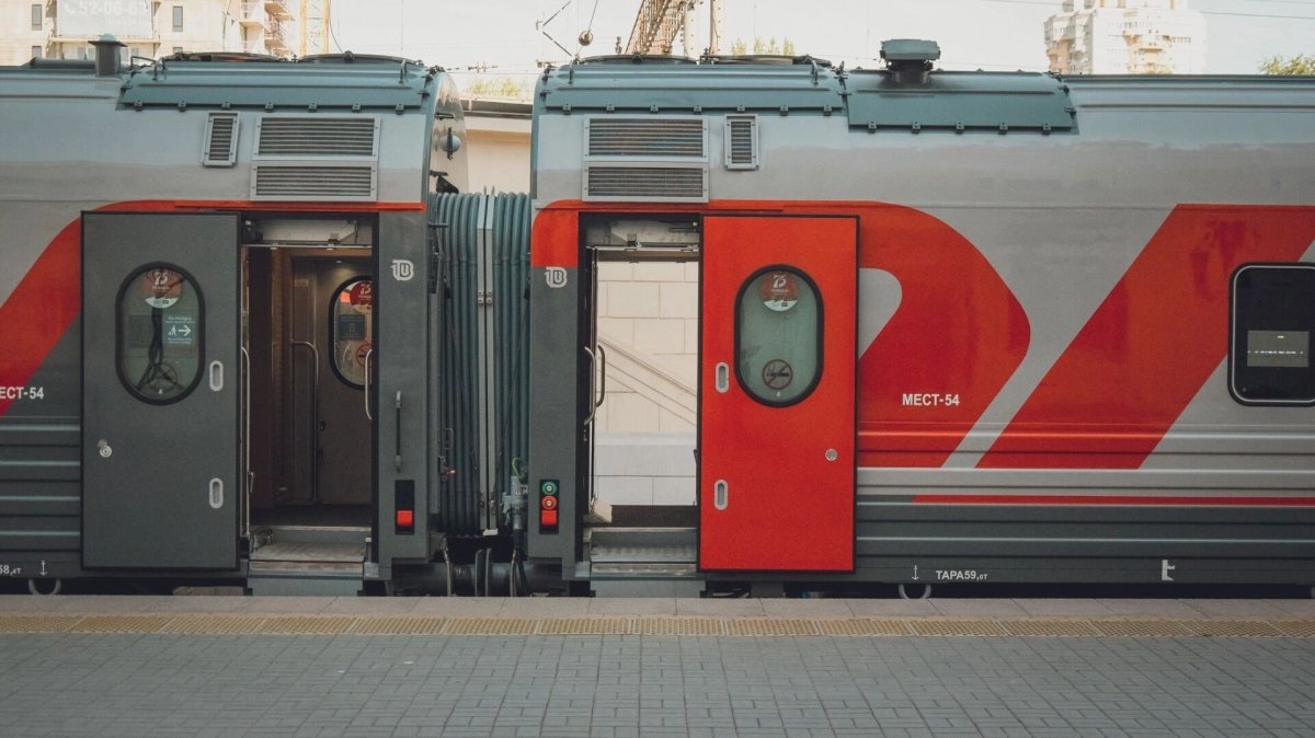 Фирменный поезд «Волгоград» 001ж/002ж