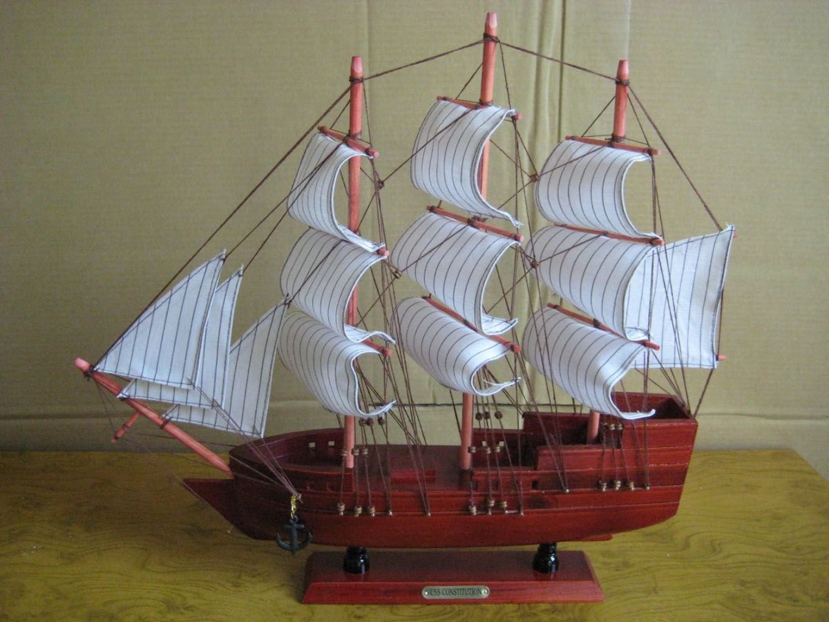 Поделка корабль