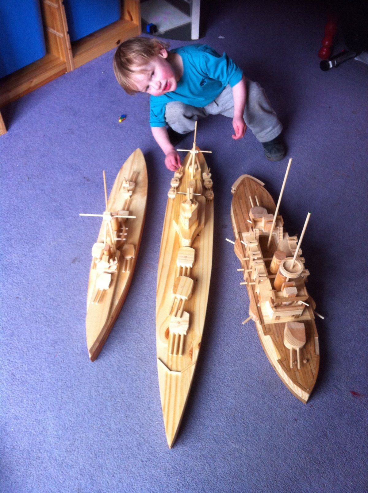 Корабль из древесины