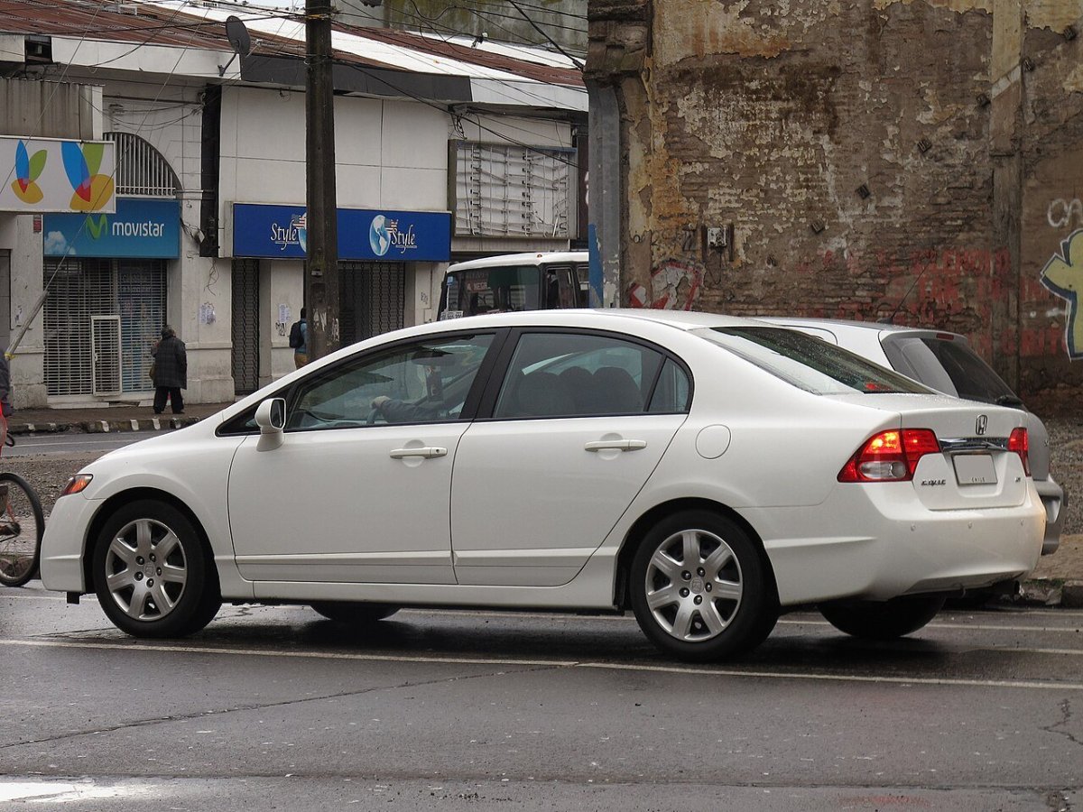 Хонда Цивик 2010 1.8