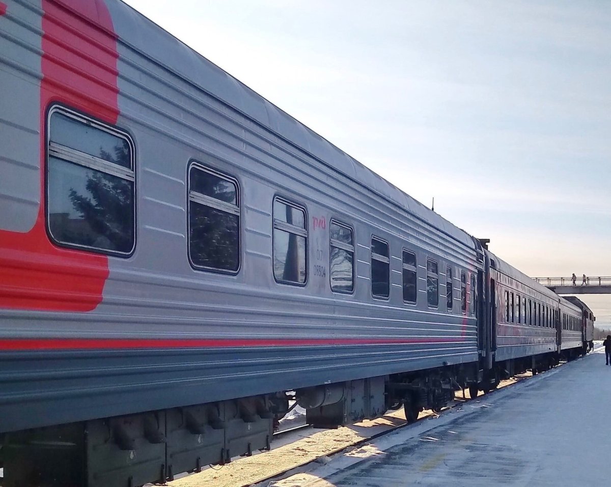 Поезд 011е Ямал