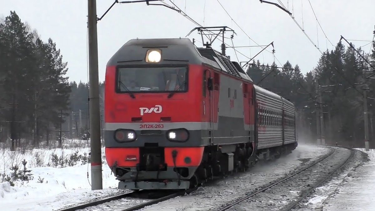 Поезд 100е Екатеринбург Сургут