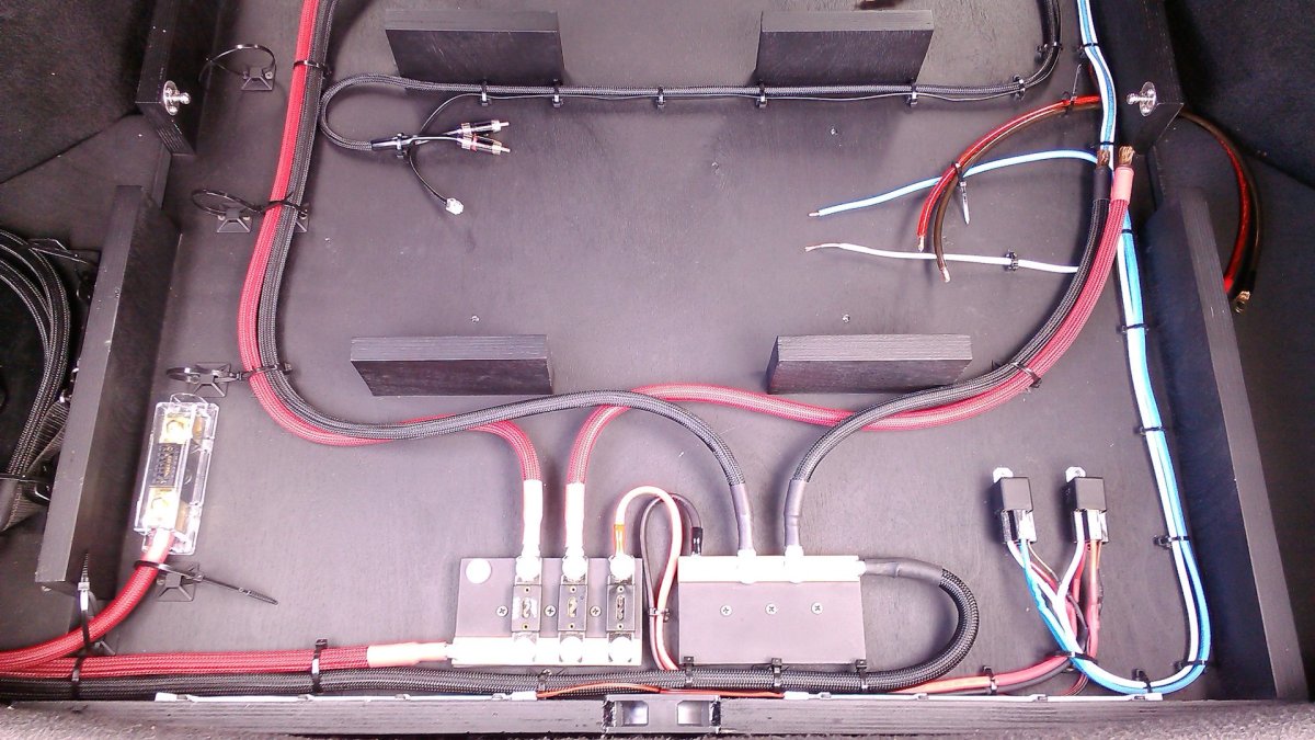 Фальшпол Приора седан